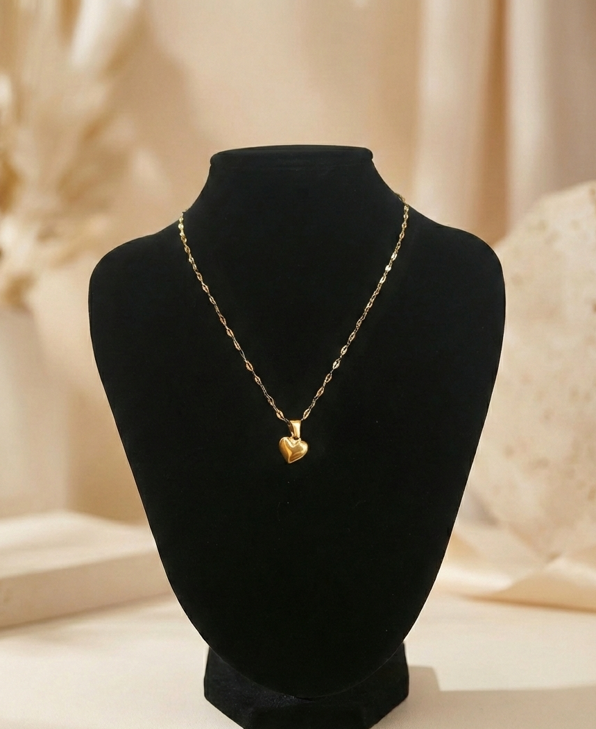 Колие „Нежна Метаморфоза“ 🌸🦋